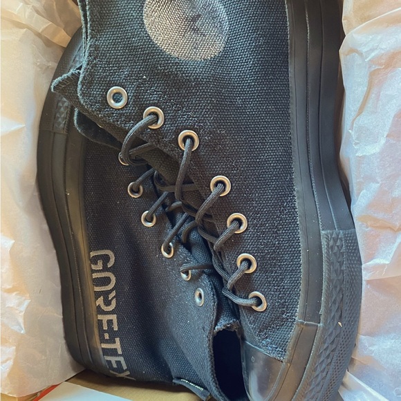 Converse Unisex Sneaker - Picture 2 of 4